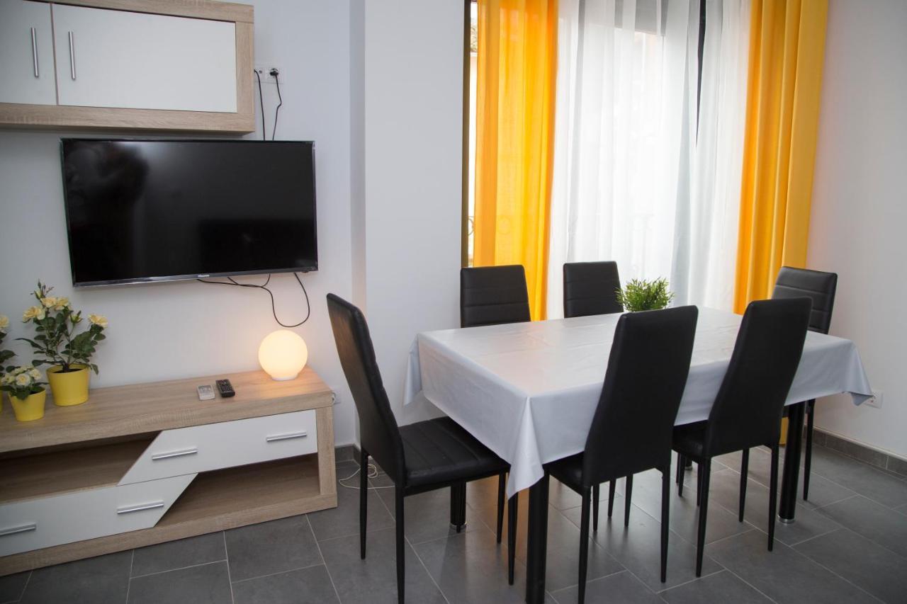 Apartamentos La Plazuela بانيوس دي مونتيمايور المظهر الخارجي الصورة
