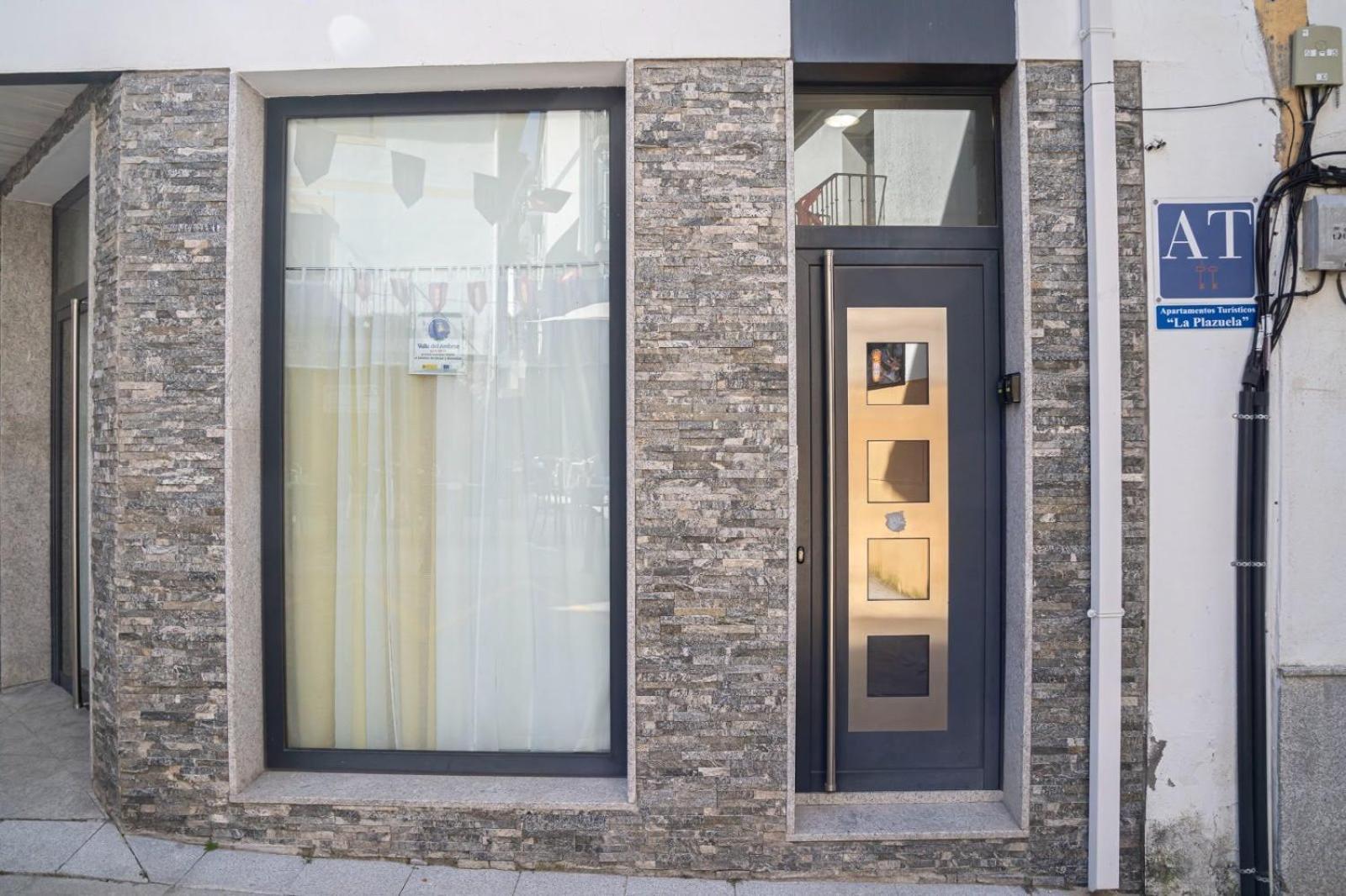 Apartamentos La Plazuela بانيوس دي مونتيمايور المظهر الخارجي الصورة
