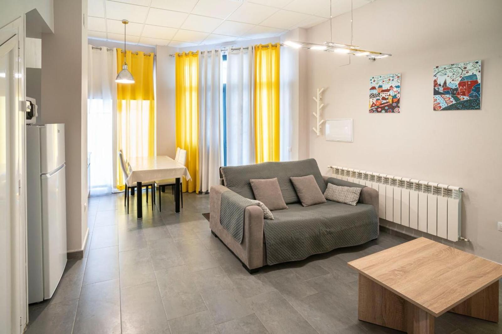 Apartamentos La Plazuela بانيوس دي مونتيمايور المظهر الخارجي الصورة