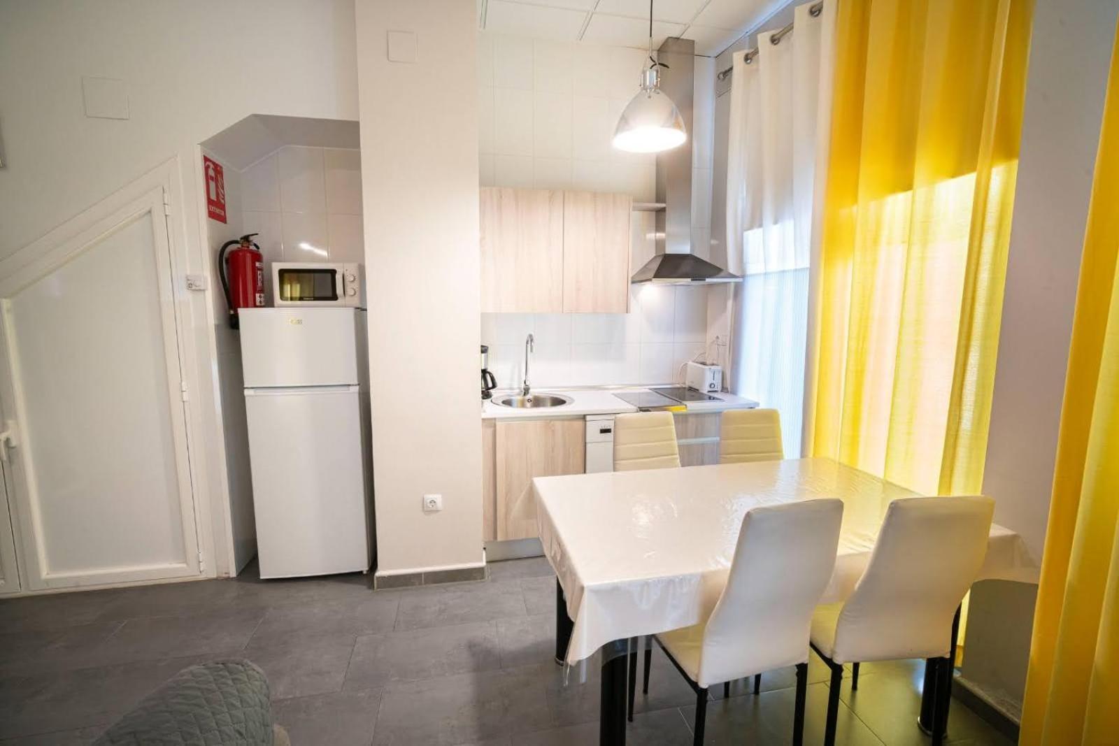 Apartamentos La Plazuela بانيوس دي مونتيمايور المظهر الخارجي الصورة